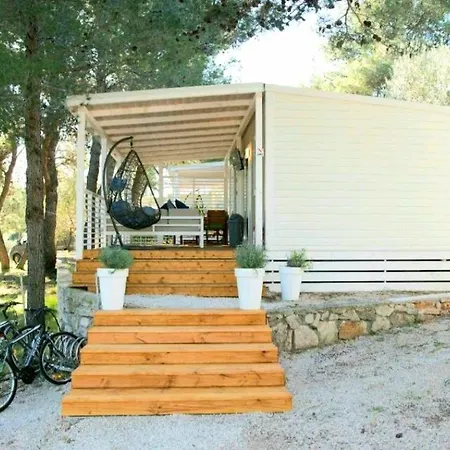Premium Mobile Zen Spot 280 Campsite
